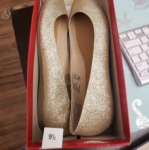 Gold sparkle flats